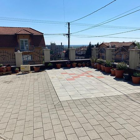 Arany Apartmanhaz Zalagyoengye Zalakaros Exterior photo