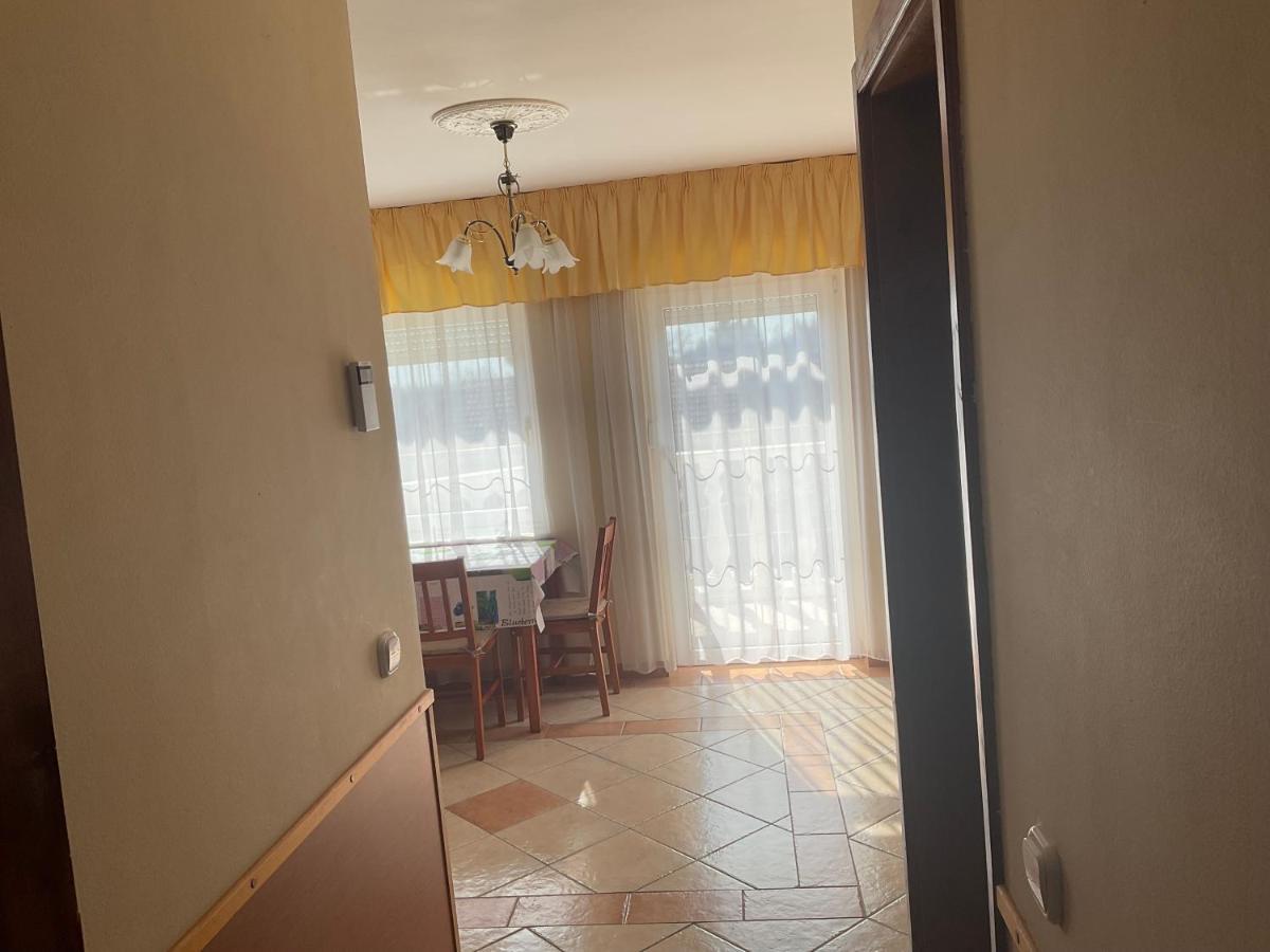 Arany Apartmanhaz Zalagyoengye Zalakaros Exterior photo